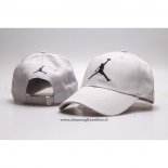 Cappellino Jordan Bianco3