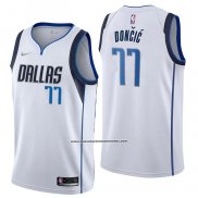 Maglia Dallas Mavericks Luka Doncic #77 Association 2021 Bianco